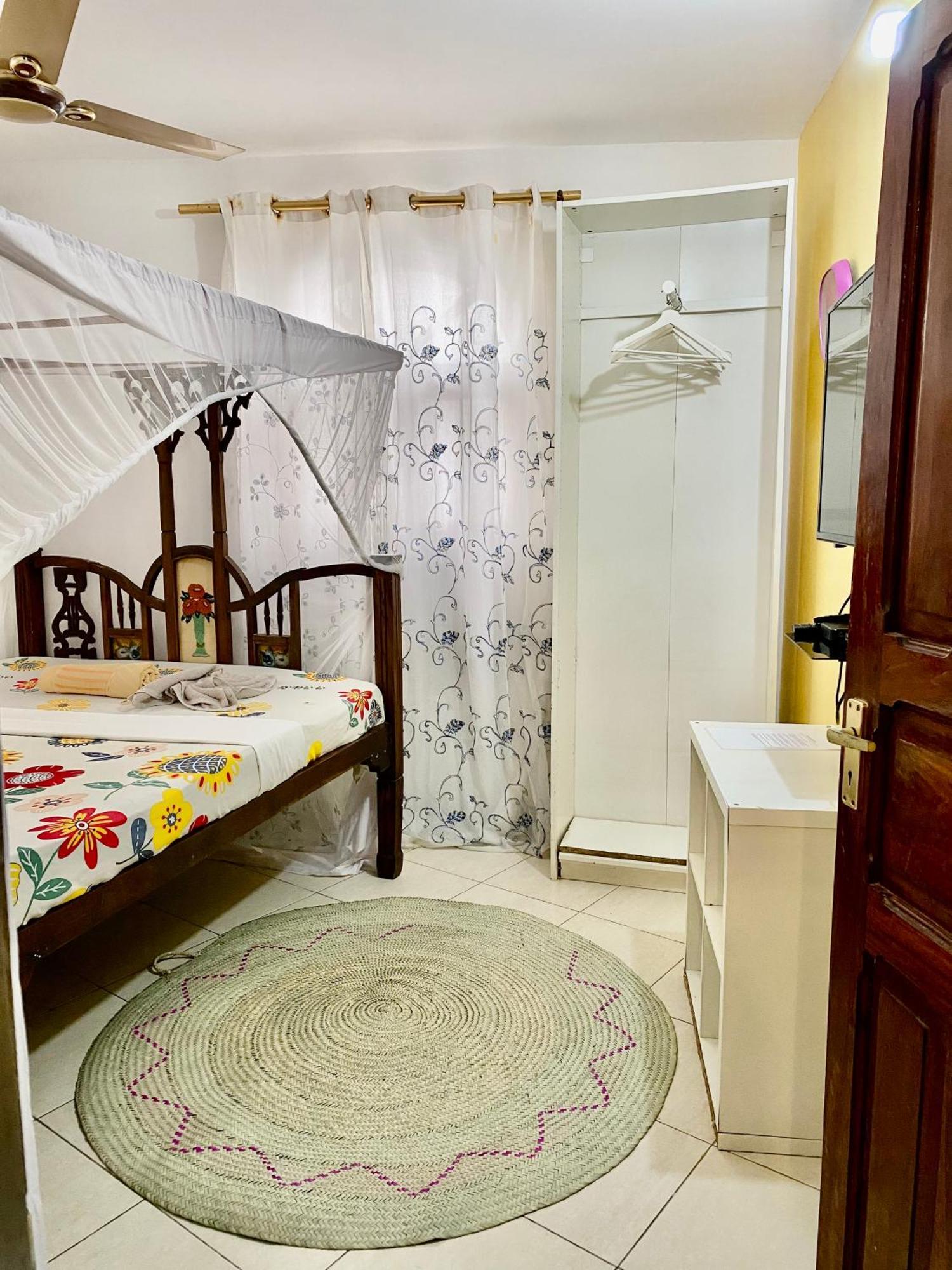 Bed and Breakfast Kelele Square Zanzibar Exterior foto