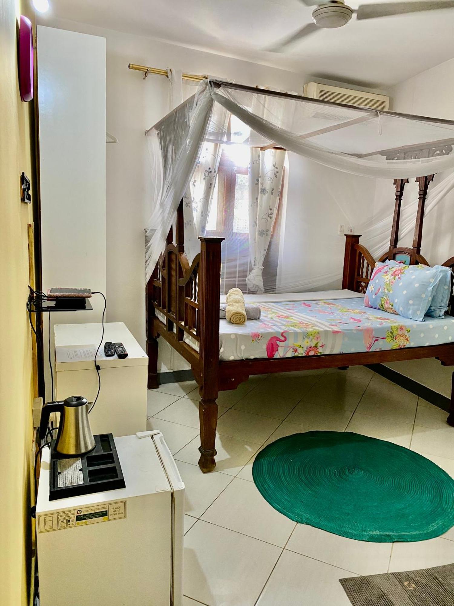 Bed and Breakfast Kelele Square Zanzibar Exterior foto